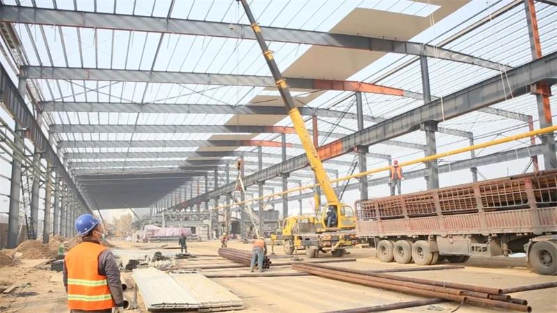 鞏義市委書記袁聚平一行蒞臨義瑞新材料項目施工現(xiàn)場調(diào)研